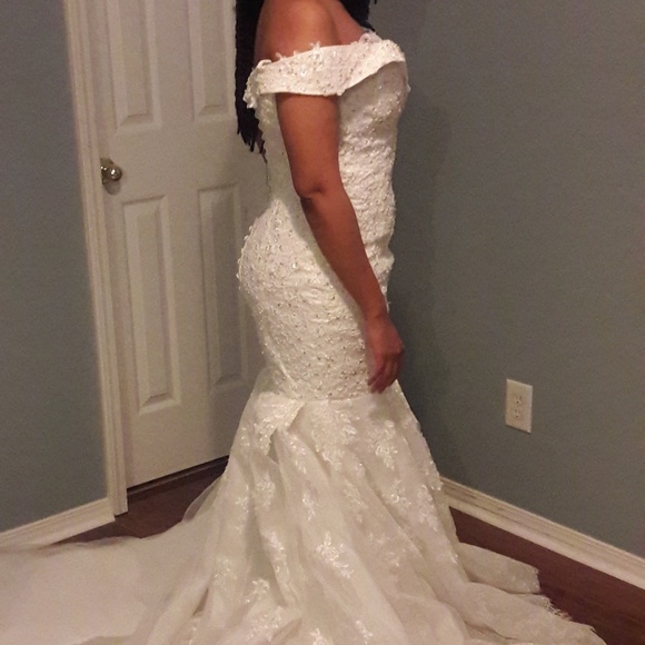 Never worn white sparkly bridal gown! - Picture 7 of 8